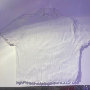 White crop top short sleeve